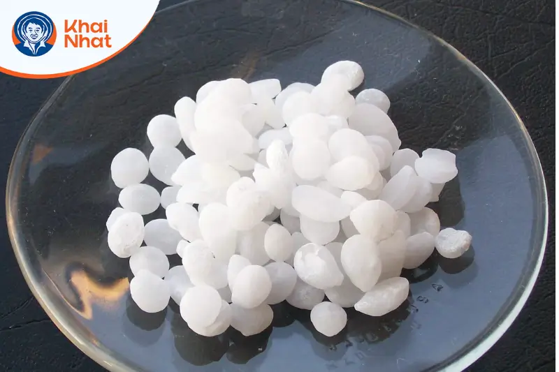 NaOH ở trạng thái rắn