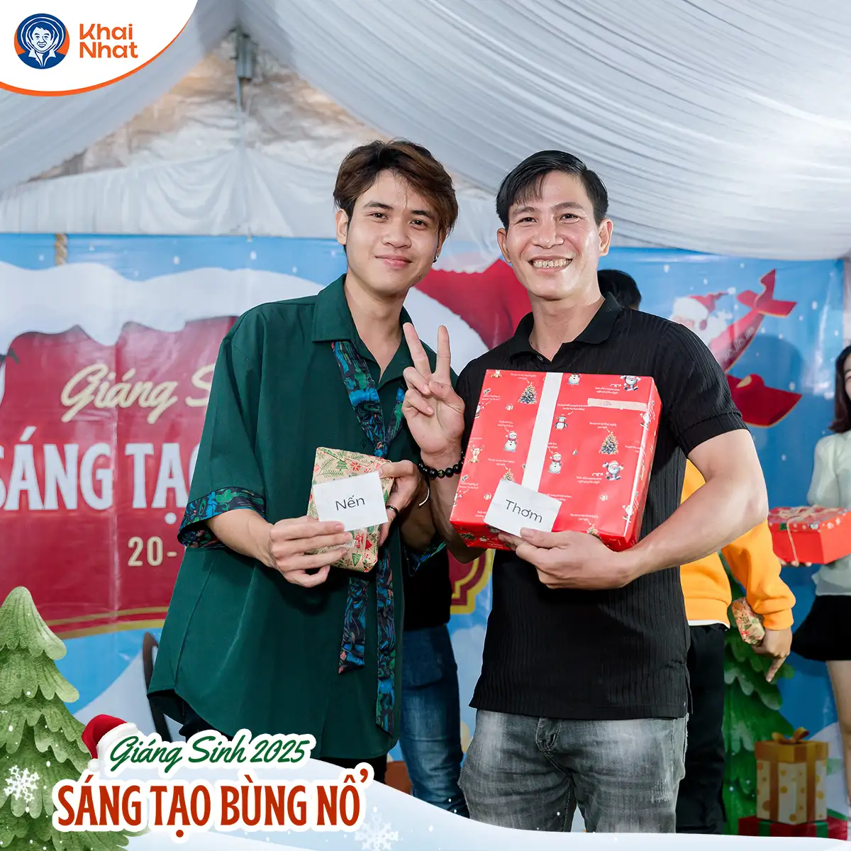 trao-doi-qua-tai-buoi-tiec-giang-sinh