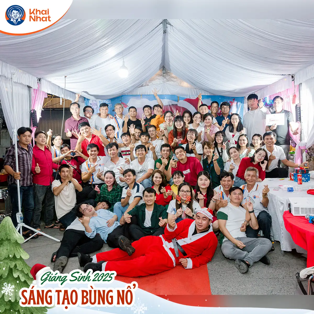 anh-ky-niem-toan-bo-nhan-vien-cho-mua-giang-sinh